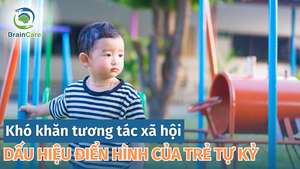 kho-khan-trong-tuong-tac-xa-hoi-dau-hieu-dien-hinh-cua-tre-tu-ky